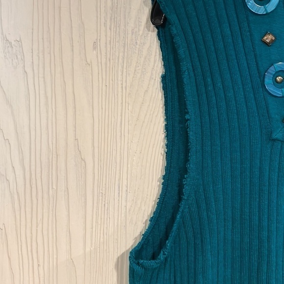 R. E. Q. Sweater Tank with Beaded Square Neck, Size 18/20W - Picture 5 of 10